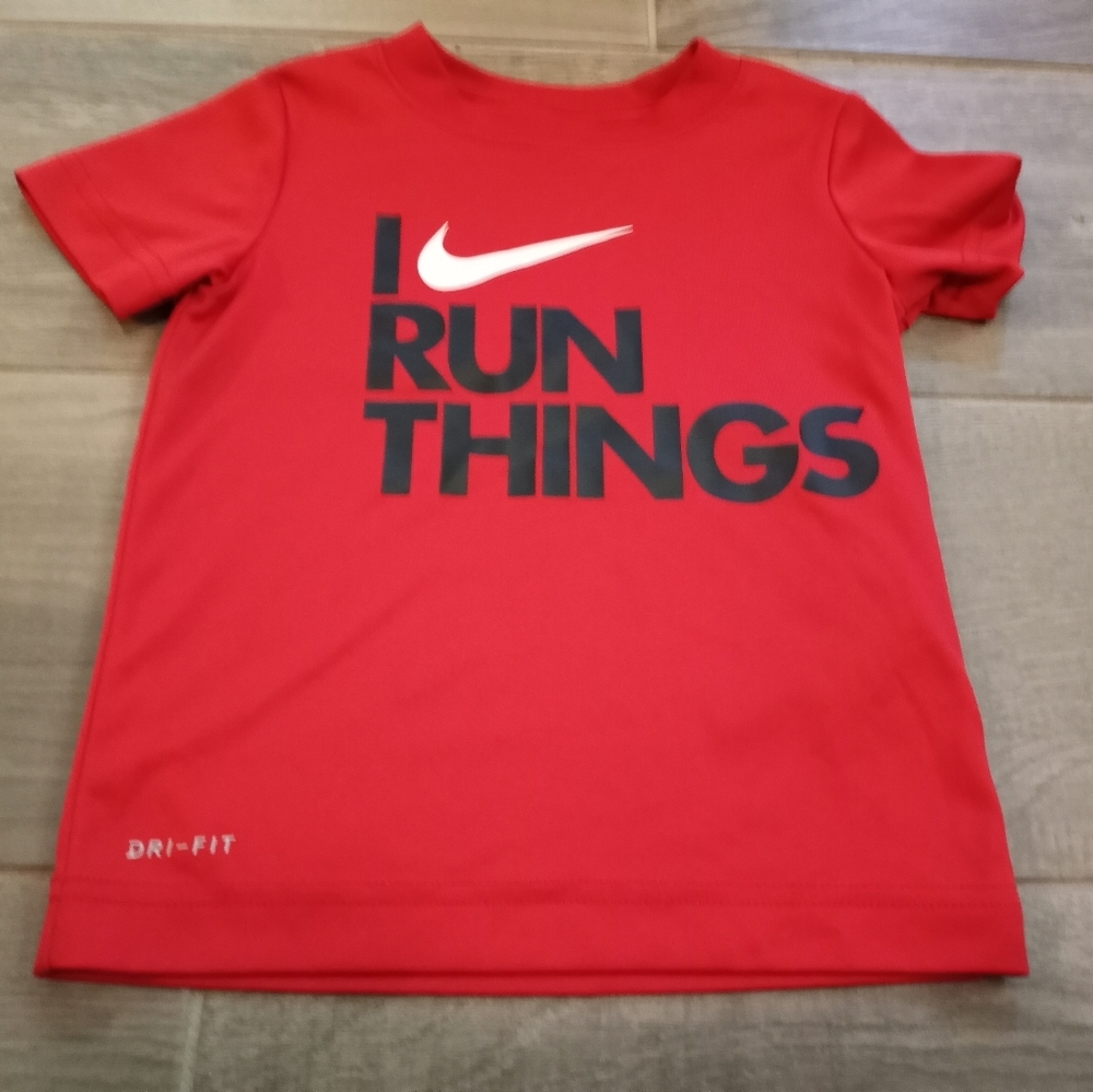 Boys size 3t red nike t-shirt